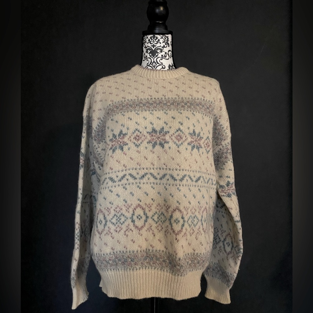 True Vintage Mens Eddie Bauer (Ugly Sweater). Large.